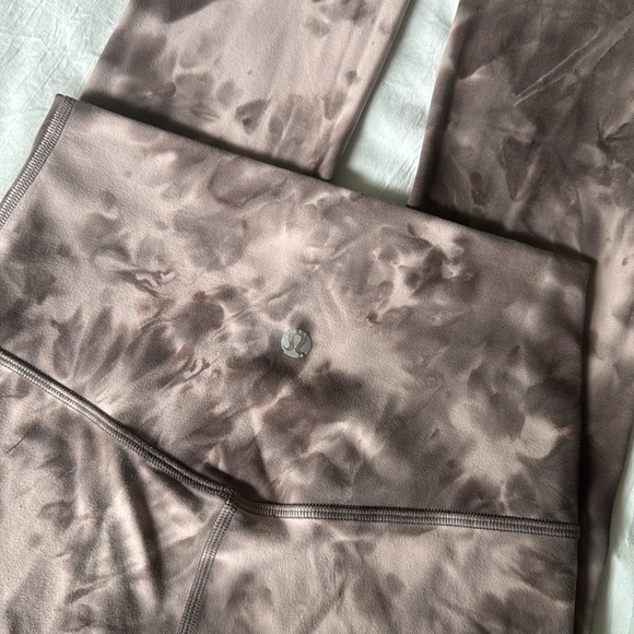 Lululemon 23” size 2 - Picture 2 of 4